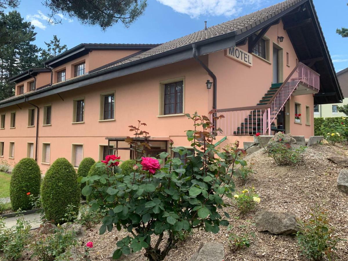 Motel Des Fleurs 3*